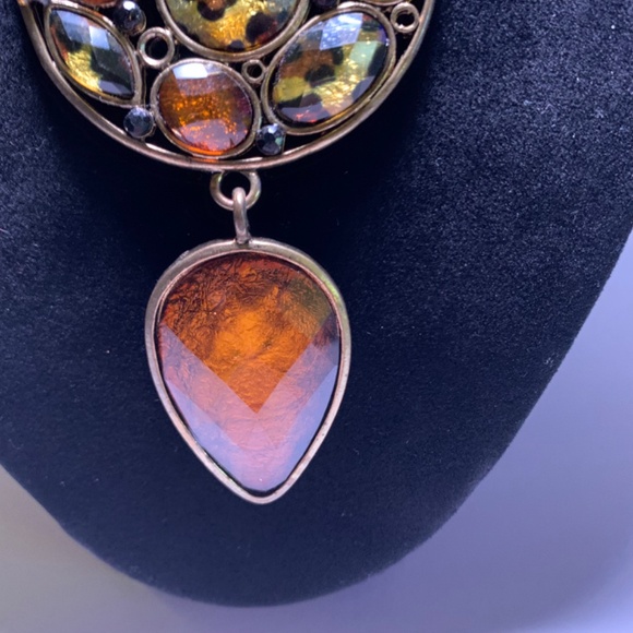 Animal/Leopard gold tone multi stone tear drop statement necklace on brown cord - Picture 3 of 15